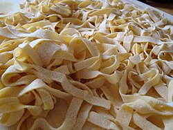 Fettuccine with Cheese and Pepper