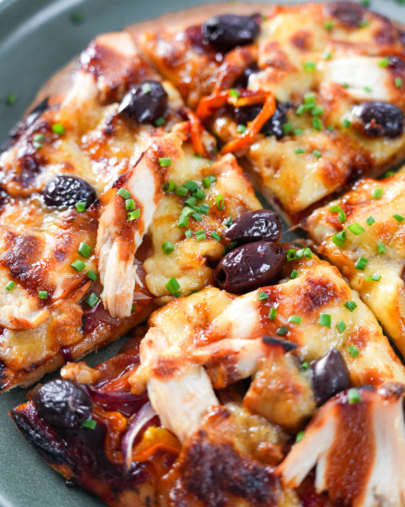 🥇 Smoky BBQ Chicken Pizza (Made with Gold Medal Smoked Chicken)